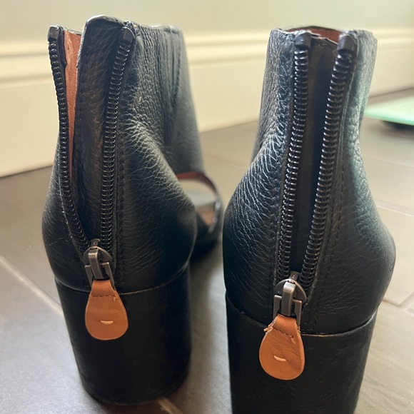 Black leather cut out low heels for winter or summer - Picture 2 of 6